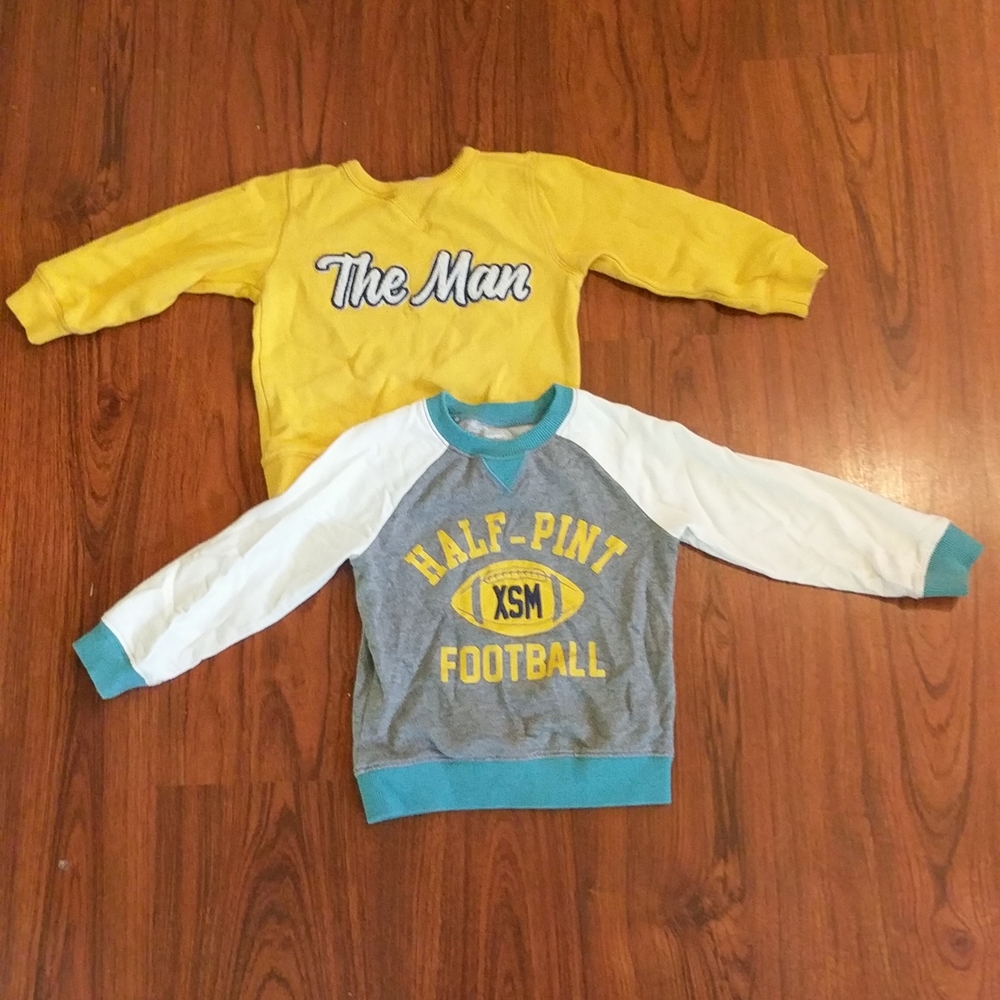 Boy's Lot of 2 Sweatshirts Size 3T